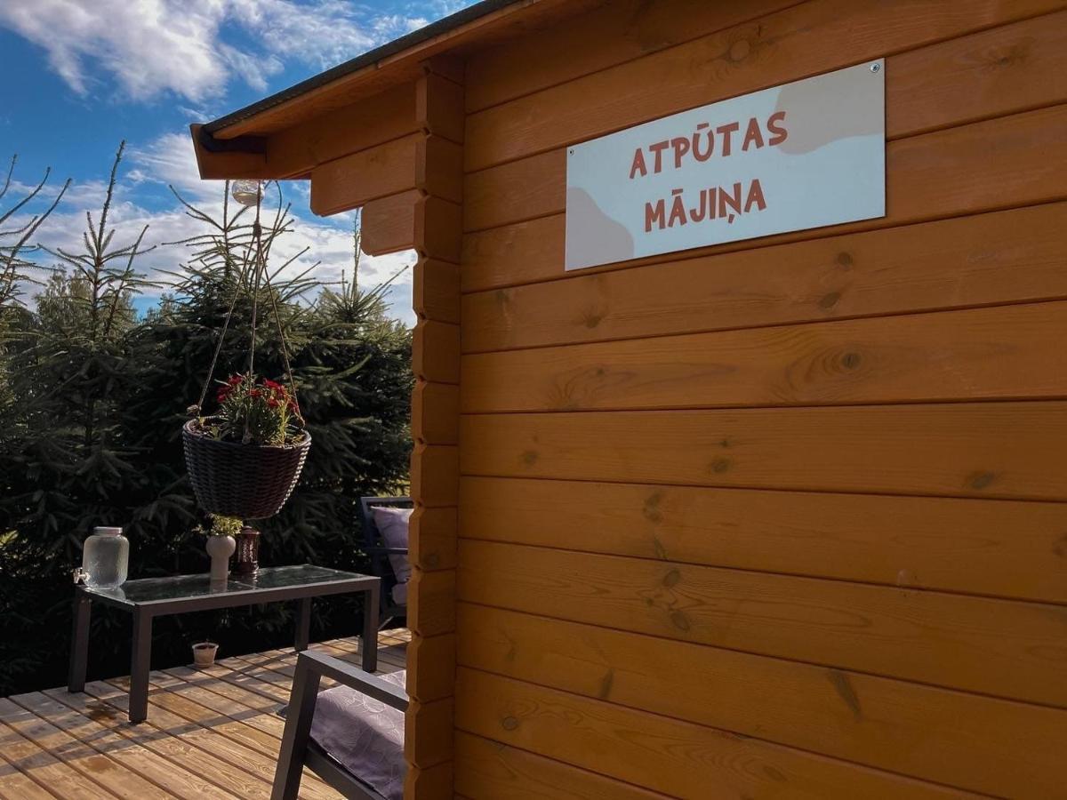 Starp Debesim Un Zemi Guest House Krāslava Eksteriør bilde