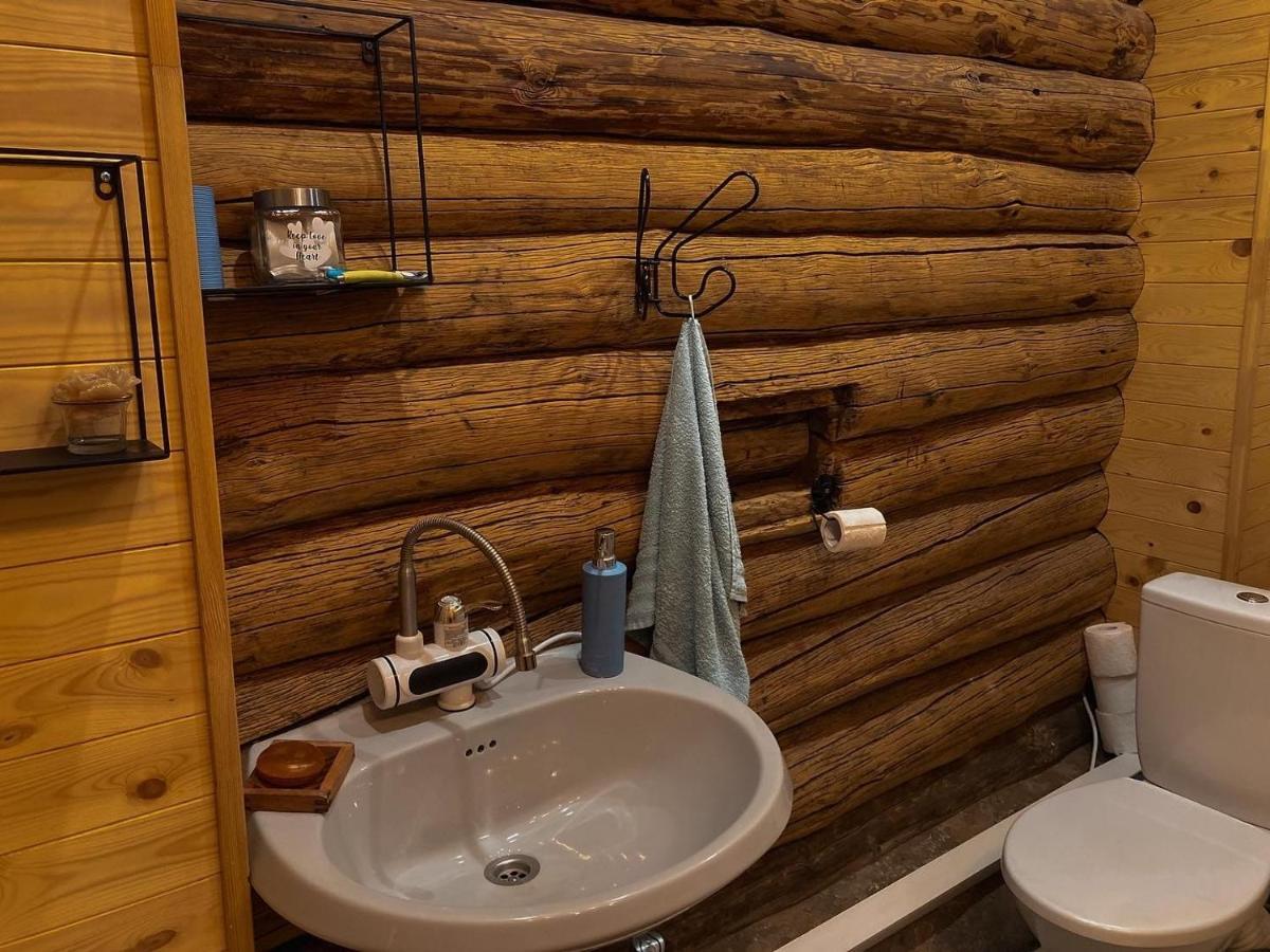 Starp Debesim Un Zemi Guest House Krāslava Eksteriør bilde