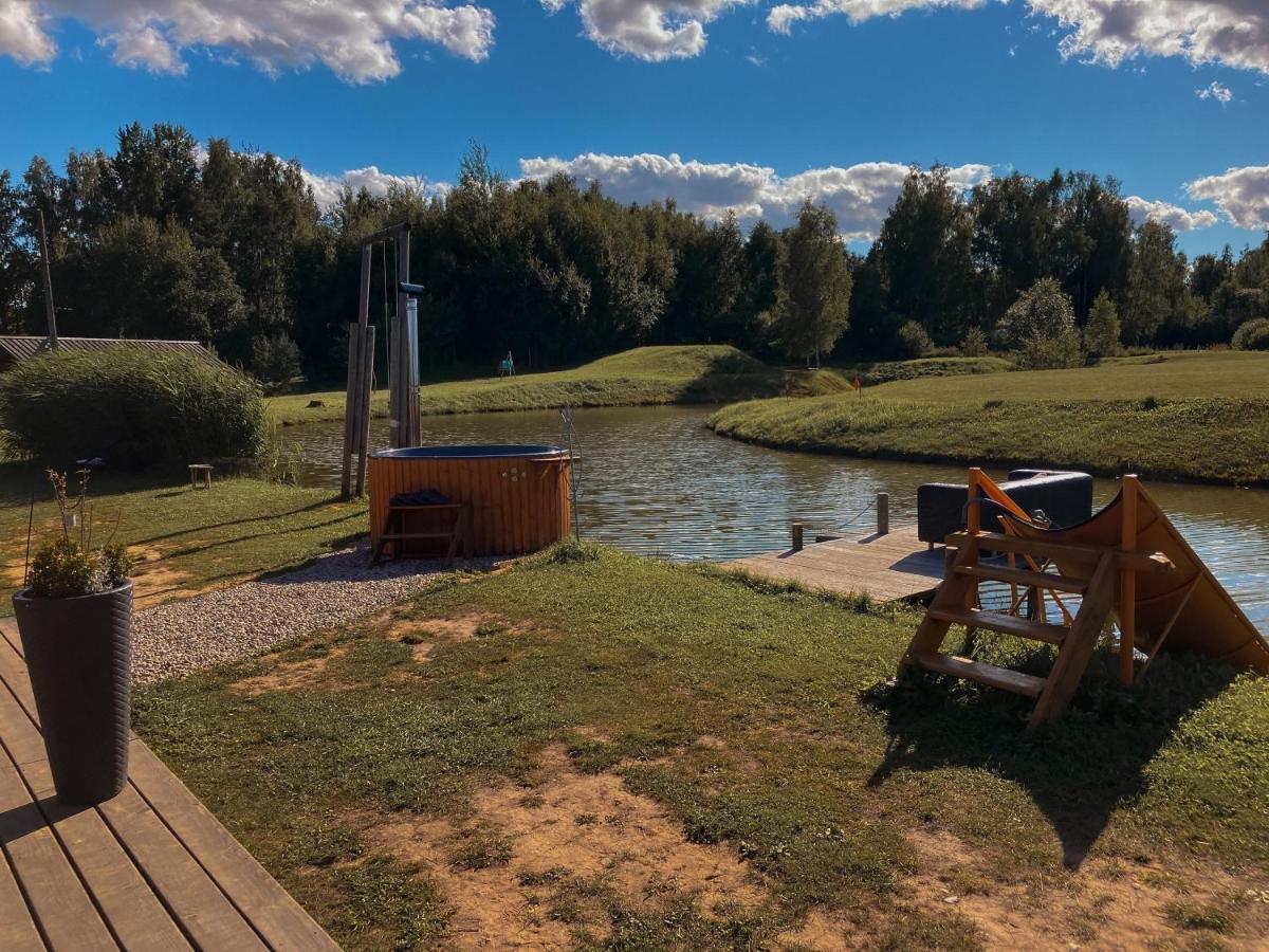 Starp Debesim Un Zemi Guest House Krāslava Eksteriør bilde