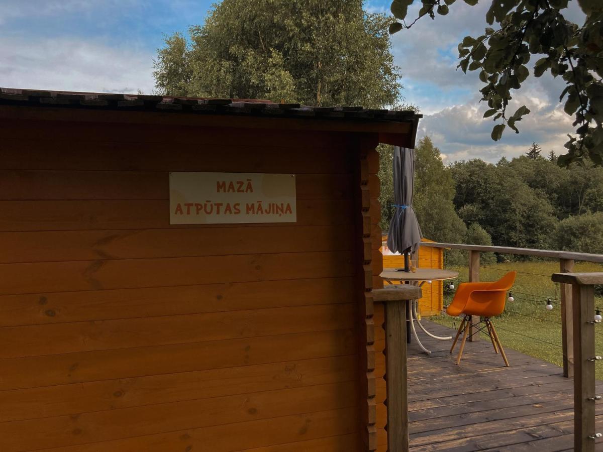 Starp Debesim Un Zemi Guest House Krāslava Eksteriør bilde