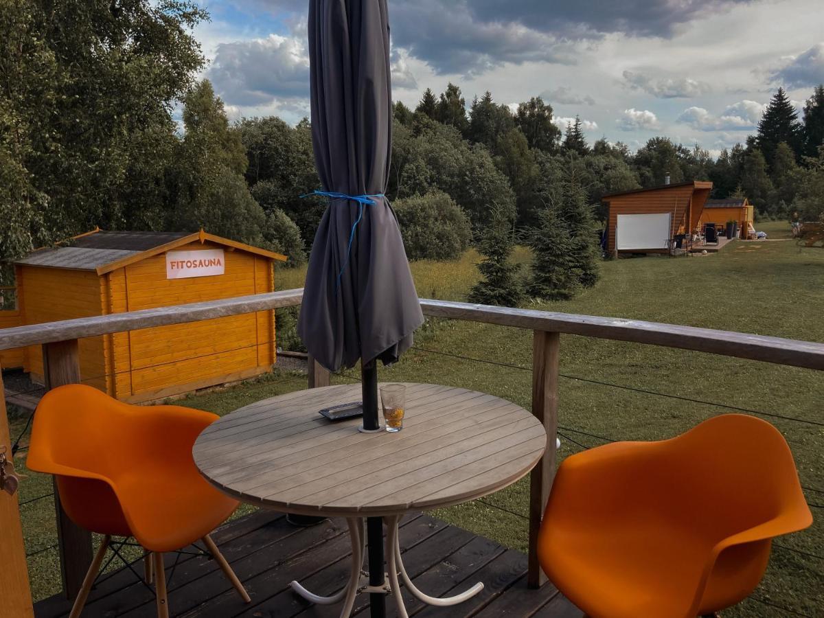 Starp Debesim Un Zemi Guest House Krāslava Eksteriør bilde