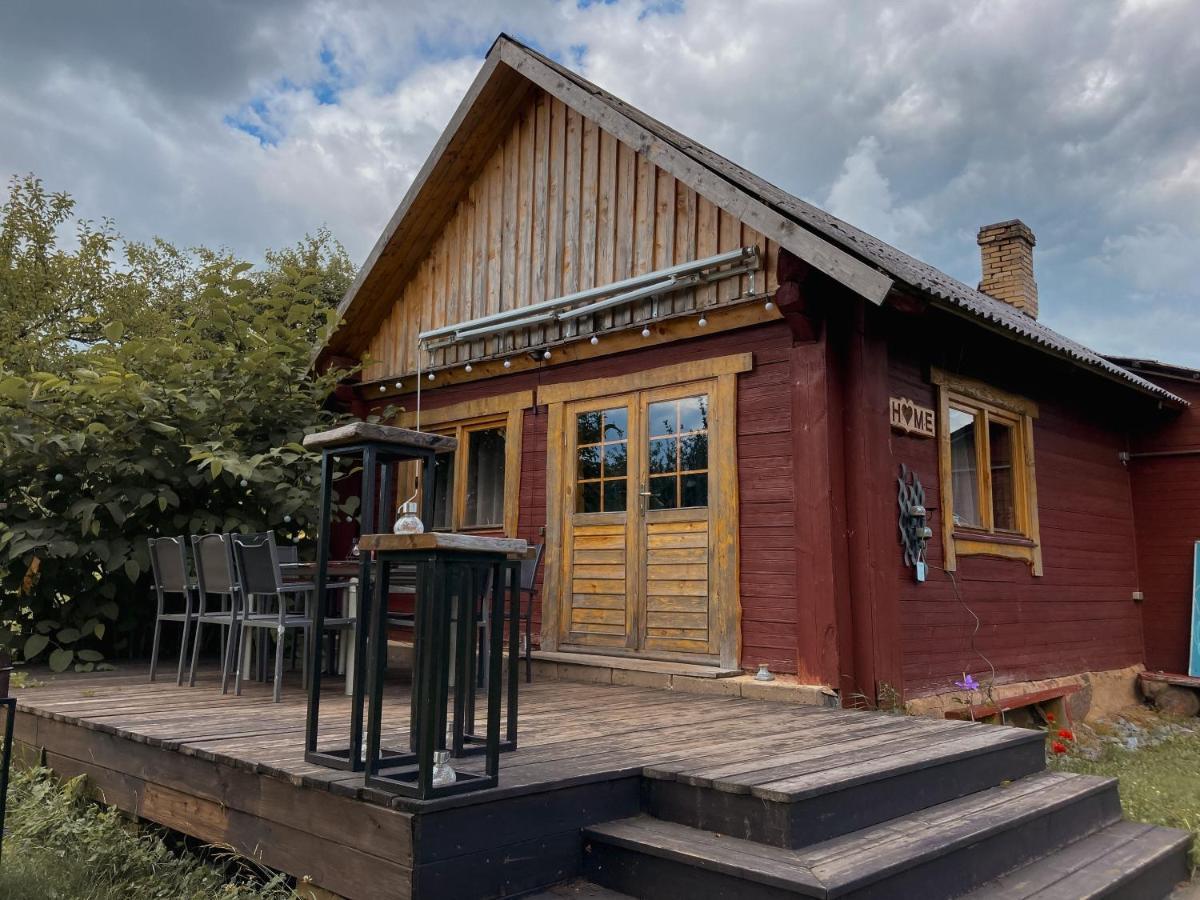 Starp Debesim Un Zemi Guest House Krāslava Eksteriør bilde
