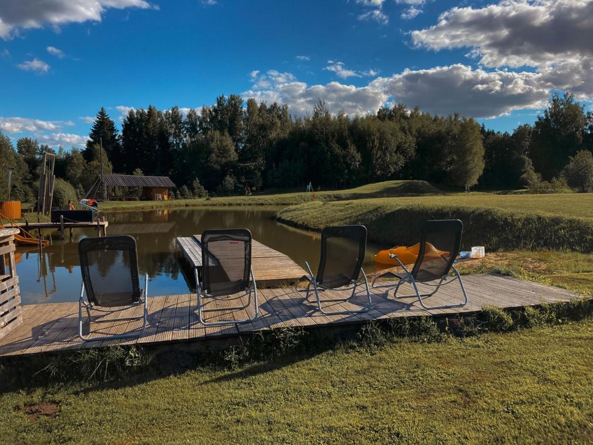 Starp Debesim Un Zemi Guest House Krāslava Eksteriør bilde