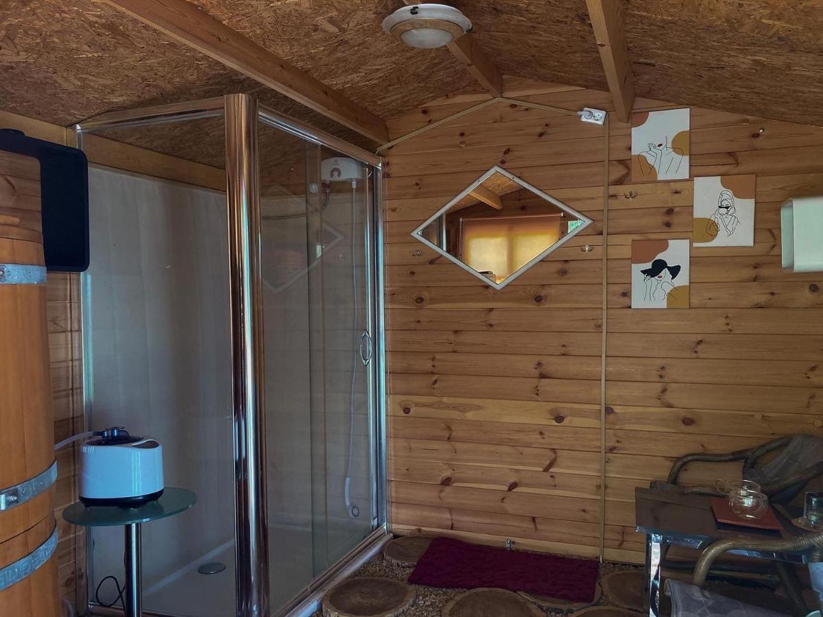 Starp Debesim Un Zemi Guest House Krāslava Eksteriør bilde